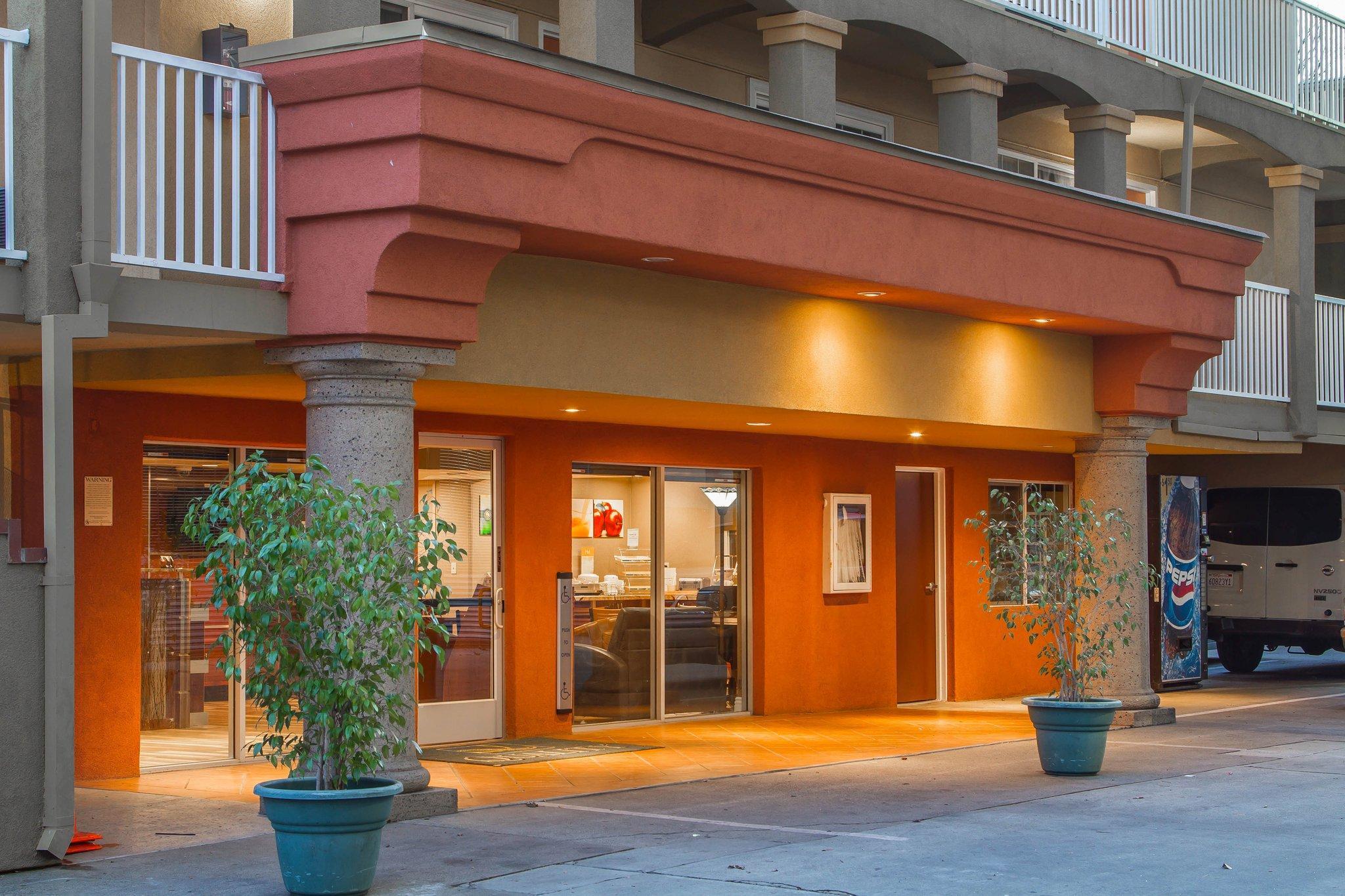 Quality Inn Sacramento Convention Center Exterior photo